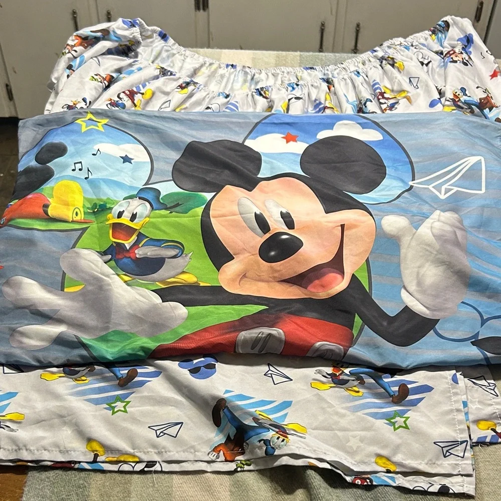 Disney Kids Toddler Bedding Set in White with Multicolor Mickey & Friends Print